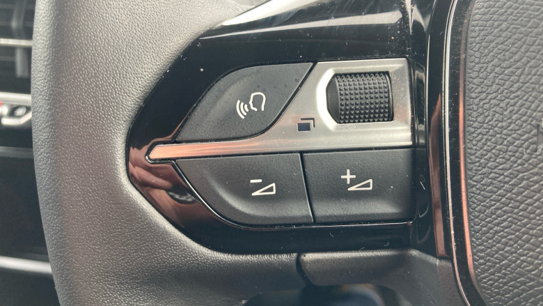 Peugeot 208 1.2 PureTech 100 Active Premium + 5dr Petrol Hatchback